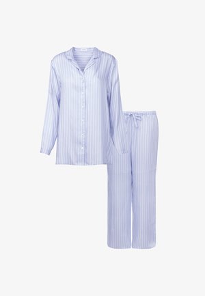 Lyseblå stribet pyjamas sæt lavet af blødt stof, der har en knaplukket skjorte med lange ærmer og løstsiddende bukser med elastisk talje.