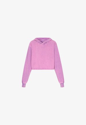 Hanorac croșetat de culoare mov deschis, design scurt, cu mâneci lungi și manșete ajustate, textură moale și glugă dublată.