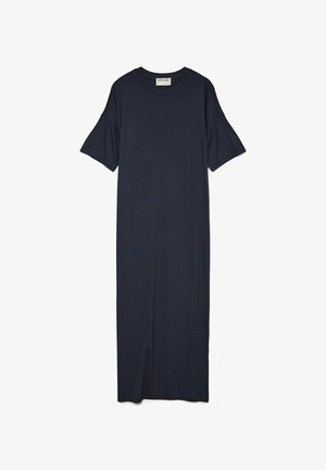 Morska modra midi obleka iz mehkega blaga, z okroglim izrezom in kratkimi rokavi ter sproščenim krojem, brez vidnih vzorcev ali kovinskih delov.