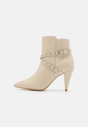 LEATHER - Cowboy/biker ankle boot - off white