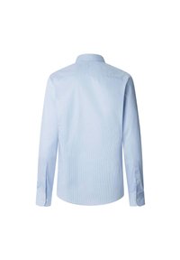 Lichtblauw overhemd met lange mouwen en knoopmanchetten, van de achterkant getoond op een witte achtergrond.