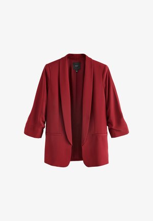 Rød blazer lavet af glat stof, med åben front, trekvartærmer, to forlommer og en skræddersyet pasform.