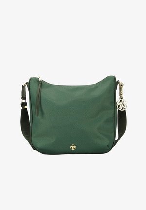 Borsa sintetica verde scuro con superficie texturizzata, hardware dorato, tracolla regolabile e charm decorativo con logo.