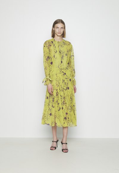 Victoria Beckham PLEATED TEA DRESS - Rochie cocktail/Rochie petrecere - yellow ochre/violet