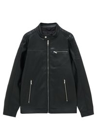 Veste en cuir noir avec un col haut, fermeture éclair à l'avant, et trois poches zippées. Présente des détails matelassés sur les épaules et une texture lisse.