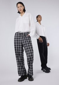 YOURTURN UNISEX - Ing - white