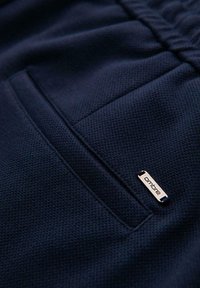 Non sélectionné, navy