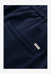 Non sélectionné, navy