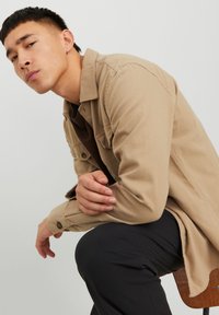 Jack & Jones EEDDIE - Chemise - crockery