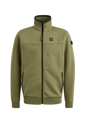 Olijfgroene fleecejack met hoge kraag, ritsluiting, structuur bovenpaneel, zijzakken en geribde manchetten. Heeft subtiele branding.