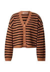 Gecropte cardigan in roestbruin met zwarte strepen. Heeft een V-hals, lange mouwen en vijf bijpassende knopen aan de voorkant. Zachte brei textuur.