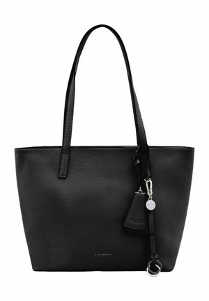 Sac cabas en cuir noir texturé avec longues anses, étiquette de marque et porte-clés attaché comprenant une petite pochette et des anneaux métalliques.