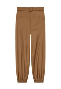 Smeđa hlače s elastičnim manžetama, dva stražnja džepa i ravnim pojasom. Tkanina ima glatku teksturu i kroj prilagođen tijelu.