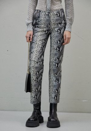 Victoria Beckham V FRONT TROUSER - Leren broek - black/off-white