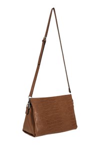 Braune Umhängetasche aus Kunstleder mit Krokodilprägung, verstellbarem Riemen und silbernen Metallakzenten. Rechteckige Form mit flachem Boden.