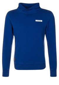 Modrý pulovr s límcem na stojáčka, dlouhými rukávy a malým logem na hrudi. Vyrobený z měkké látky s hladkou texturou.