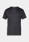 TRAIN TECH TEE - T-shirts - black