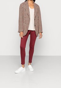 Marks & Spencer Skinny džíny - red