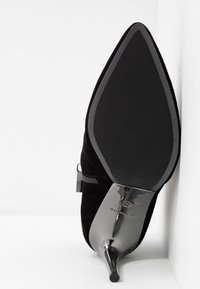 Tamaris Bottines à talons hauts - black