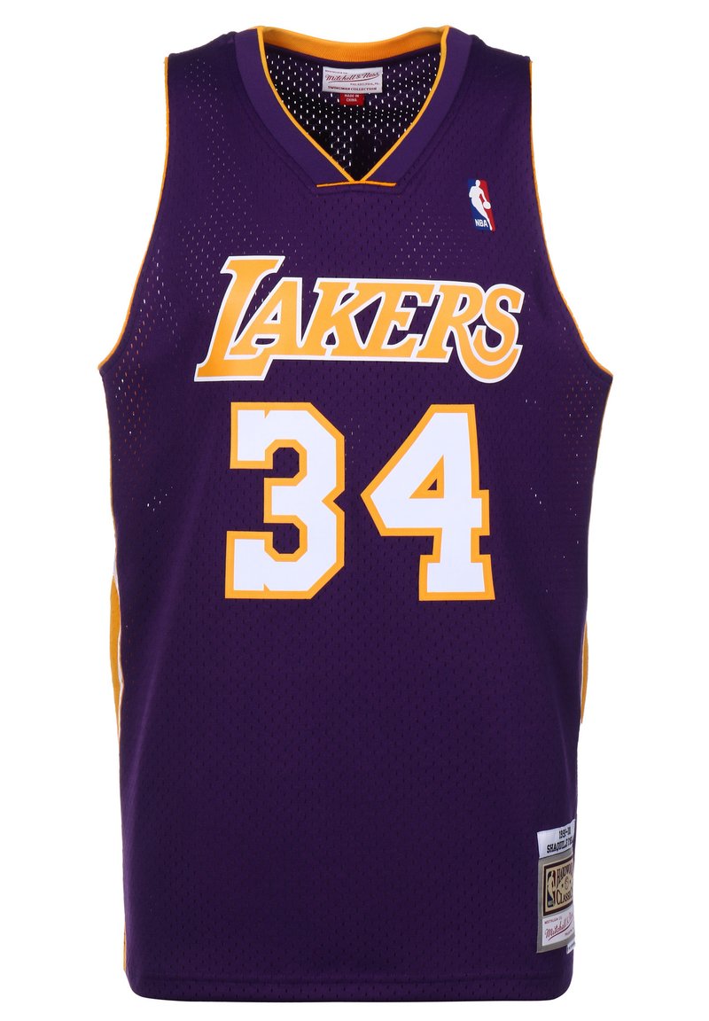 Lila Basketballtrikot mit "LAKERS" und der Nummer "34" in Gelb. Verfügt über ein Netztstoff, V-Ausschnitt und das NBA-Logo auf der oberen linken Seite.