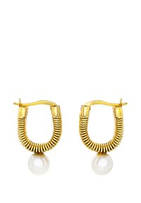 Orecchini a cerchio in oro con design a spirale e un accento di perla bianca alla base. I materiali sono lucidati e brillanti.