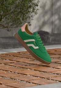 Ej vald, green/peach pink