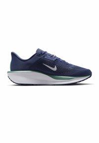Scarpa da corsa Nike in mesh blu navy con una suola intermedia bianca e dettagli verdi. Presenta un design arrotondato e una tomaia testurizzata per la traspirabilità.