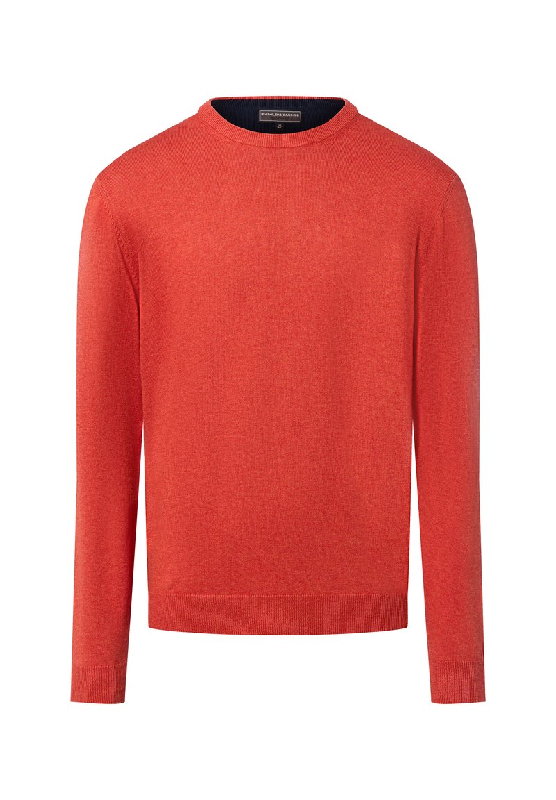 Roter Rundhalsausschnitt-Pullover aus weichem Strickstoff. Lange Ärmel mit gerippten Bündchen und Saum. Keine Muster oder Verzierungen. Einfaches, modernes Design.