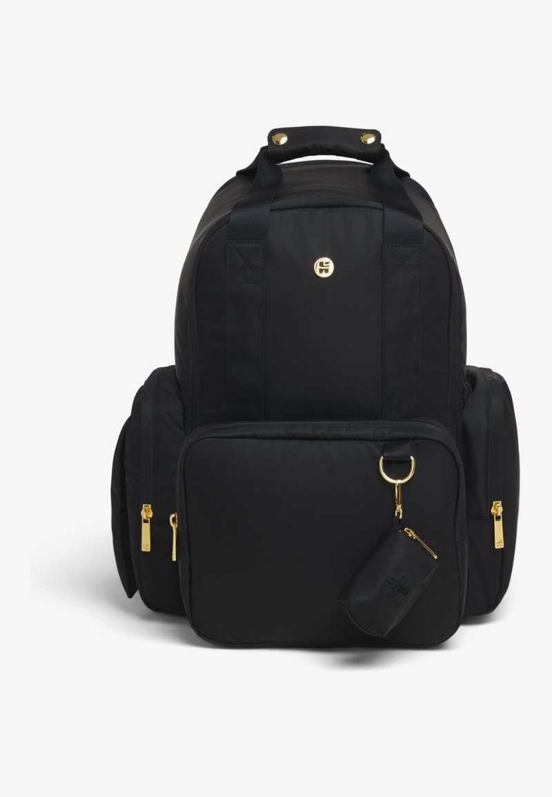 Juoda nardymo kuprinė iš nailono su auksinėmis detalėmis, turinti didelį pagrindinį skyrių, priekinę kišenę ir nuimamą nedidelę maišelį.