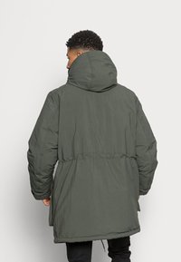 ARKET Casaco de inverno - green