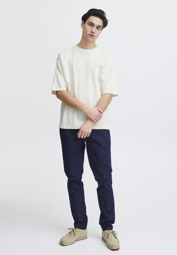 CFTue - Basic T-shirt3