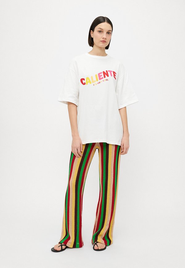 THE BOX TEE - Beach accessory3