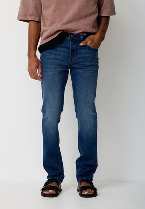 PIPE SADDLE STITCH 5-POCKET MIT MARKANTEN NÄHTEN - Straight leg jeans - mid blue overdyed black used