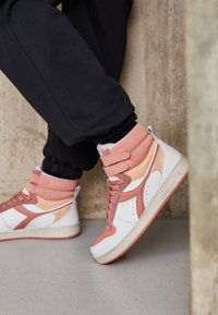 Não selecionado, coral haze/beach sand