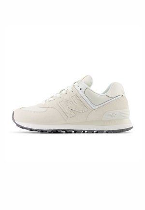 Trainers - linen