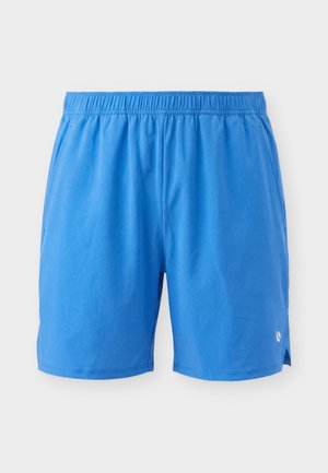 Helle blaue Sportshorts mit elastischem Bund und Seitentaschen, mit kleinem weißem Logo am unteren linken Bein.