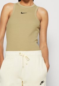 Nike Sportswear Linne - olive