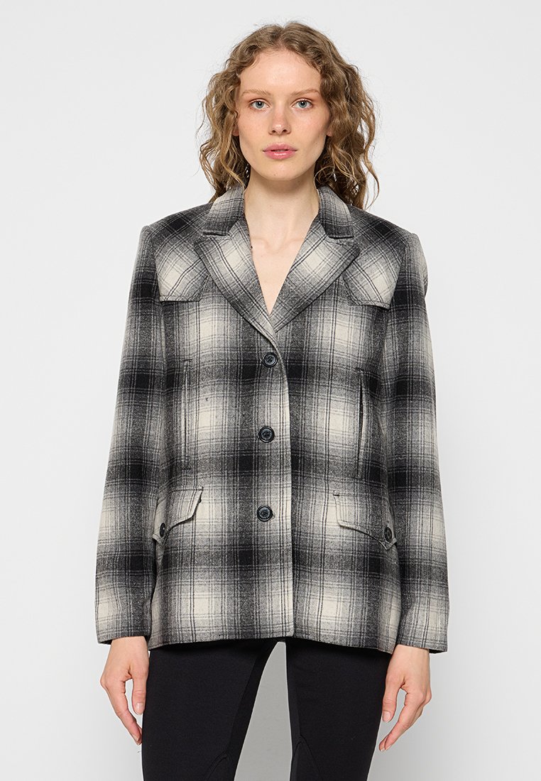 Chaqueta fina