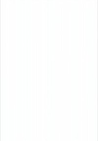 Mann som står på rekkverket og lener seg over for å klappe en stor svart hund på en smal steinete sti ved siden av trær og busker.