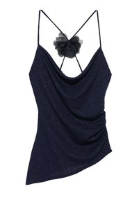 Top smanicato blu navy con scollo a drappeggio a cascata, caratterizzato da un dettaglio floreale in tulle sul retro e una texture scintillante. Orlo asimmetrico.