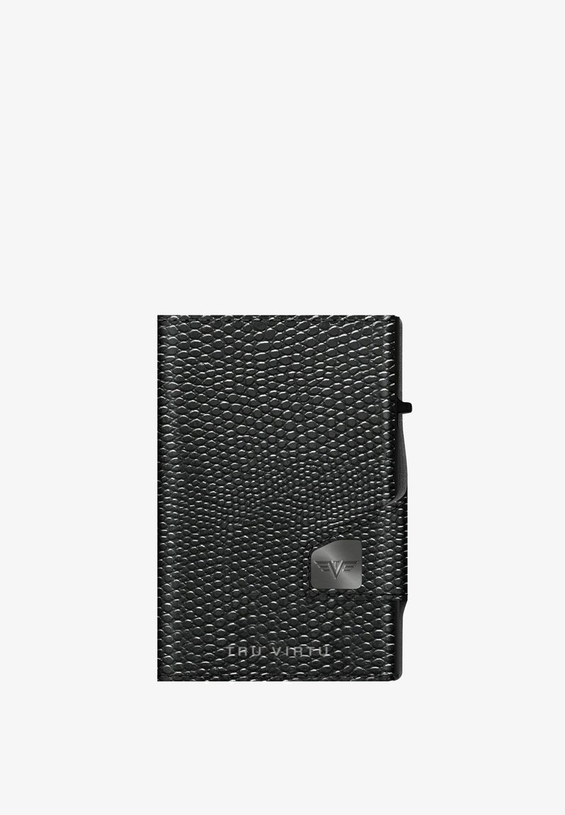 Schwarze texturierte Geldbörse mit glatter Oberfläche, ausgestattet mit einem silbernen, eingeprägten Logo und einem eleganten, kompakten Design.