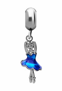 Zilverkleurige ballerina-bedel met een blauw geëmailleerde jurk en een gladde, reflecterende lus voor bevestiging.
