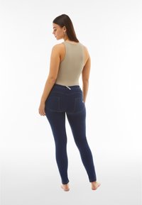 Freddy Vaqueros pitillo - dark jeans yellow seam