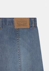 Levi's® HIGH RISE BUTTON FRONT - Denimová sukně - milestone