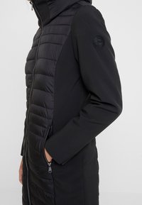 s.Oliver Kort kappa / rock - black