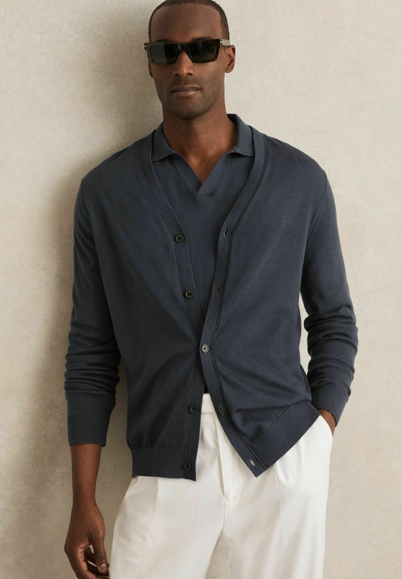 Reiss REGULAR FIT WEST BUTTON THROUGH - Cardigan - midnight navy