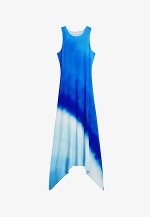 Käisedeta, pahkluudeni ulatuv kleit, millel on dip-dye efekt sinise ja valge varjundites. Pehme, voogav kangas, millel on asümmeetriline allääre.