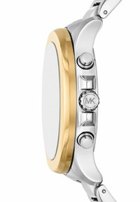 Smartwatch argento e oro con quadrante rettangolare, bracciale in acciaio inox, pulsanti laterali e logo inciso. Finitura liscia con accenti lucidi.