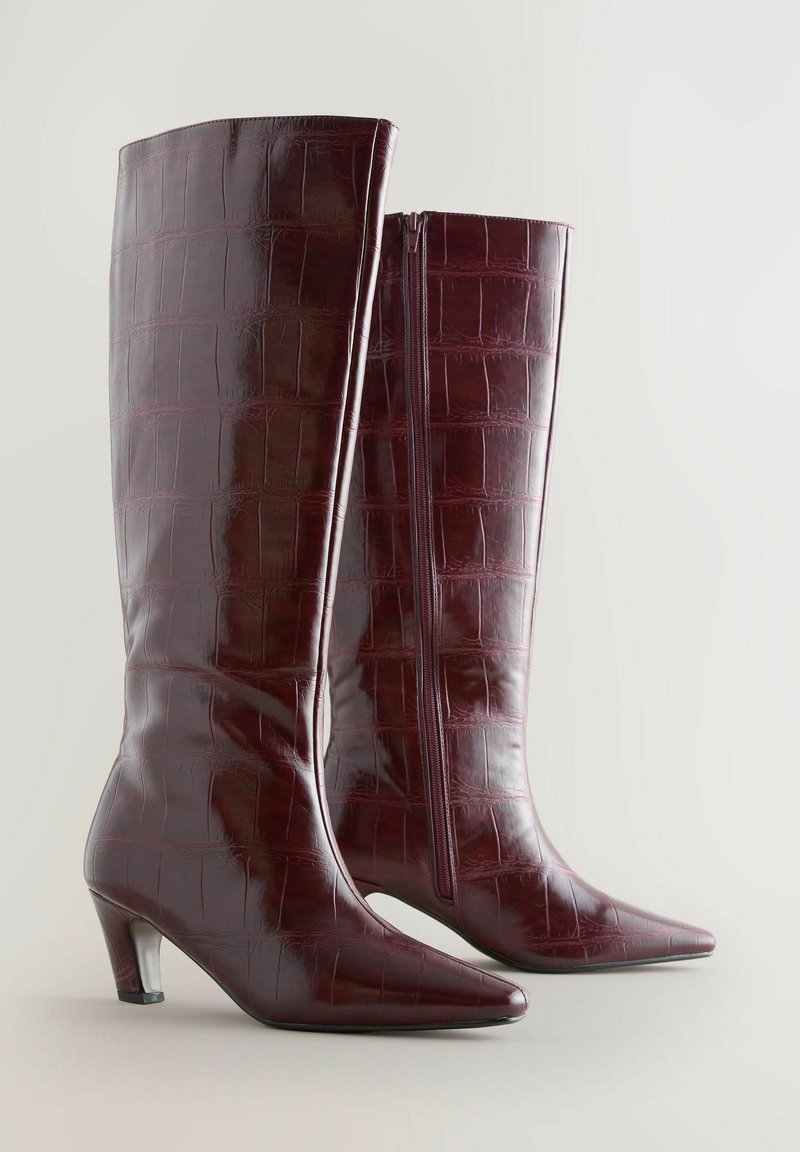 Next Stövel - berry red croc embossed/röd - Zalando.se