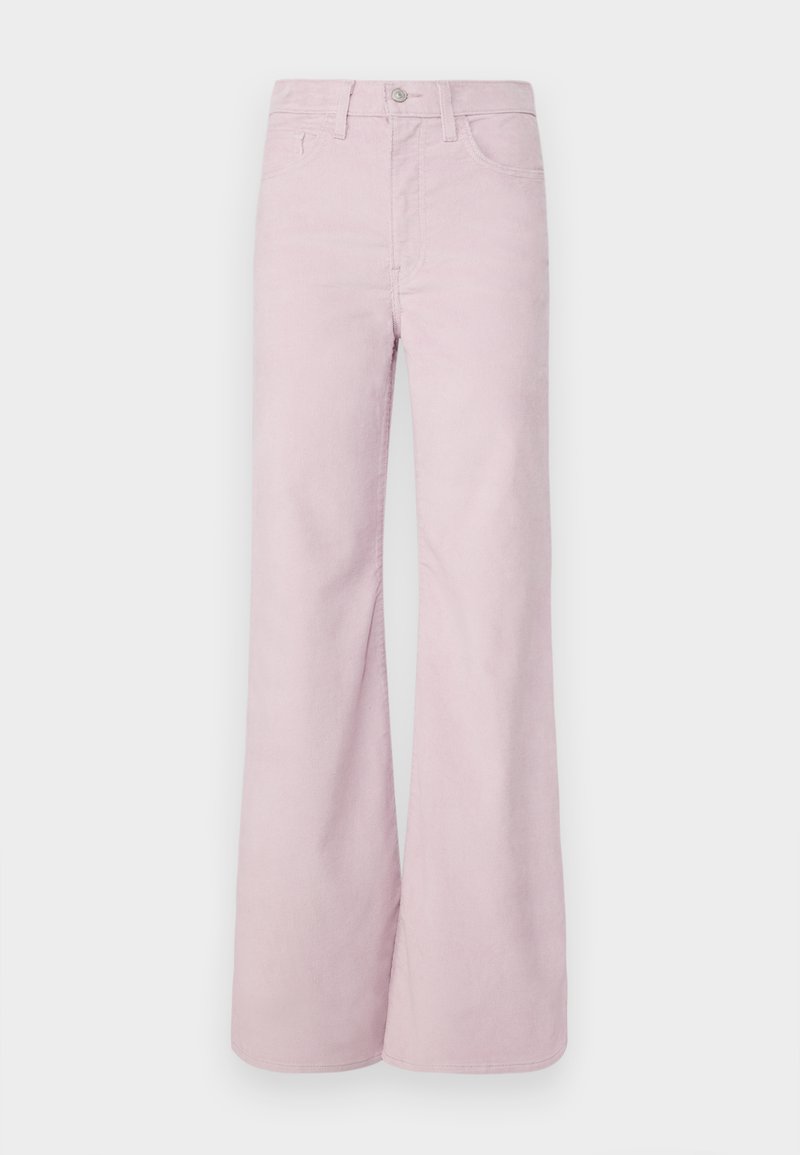Jeans évasés rose clair en denim, avec une fermeture à boutons, un design à cinq poches et une finition propre sans déchirures ni embellissements.